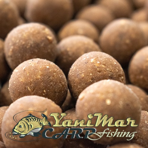 Протеинови топчета Carp 22 Premium Boilies Chilli Special 1 кг.