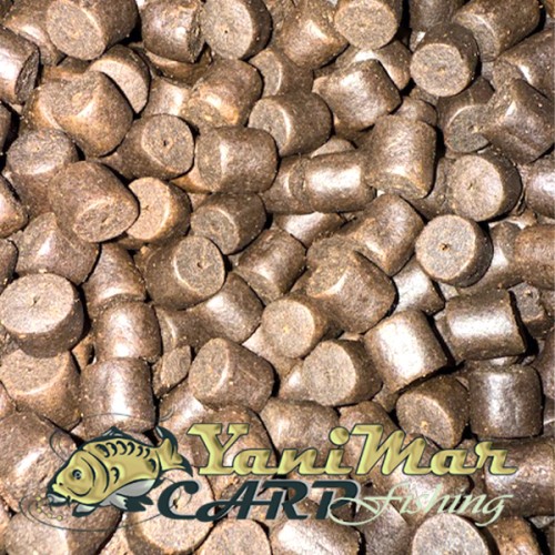 Пелети Massive Baits Carpe Silure Perce (dark) 25mm